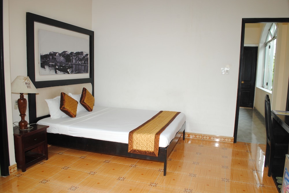 DELUXE, DOUBLE BED, CITY VIEW