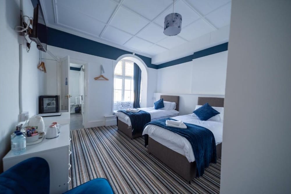 Standard, Twin Beds