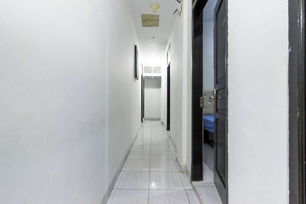 Reddoorz Near Gajah Mada Plaza 2 8/27