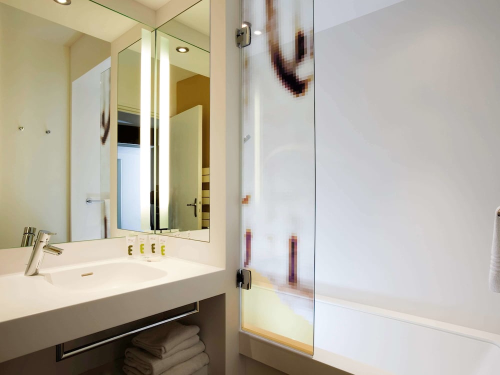Mercure Avignon Centre Palais des Papes Hotel 26/70