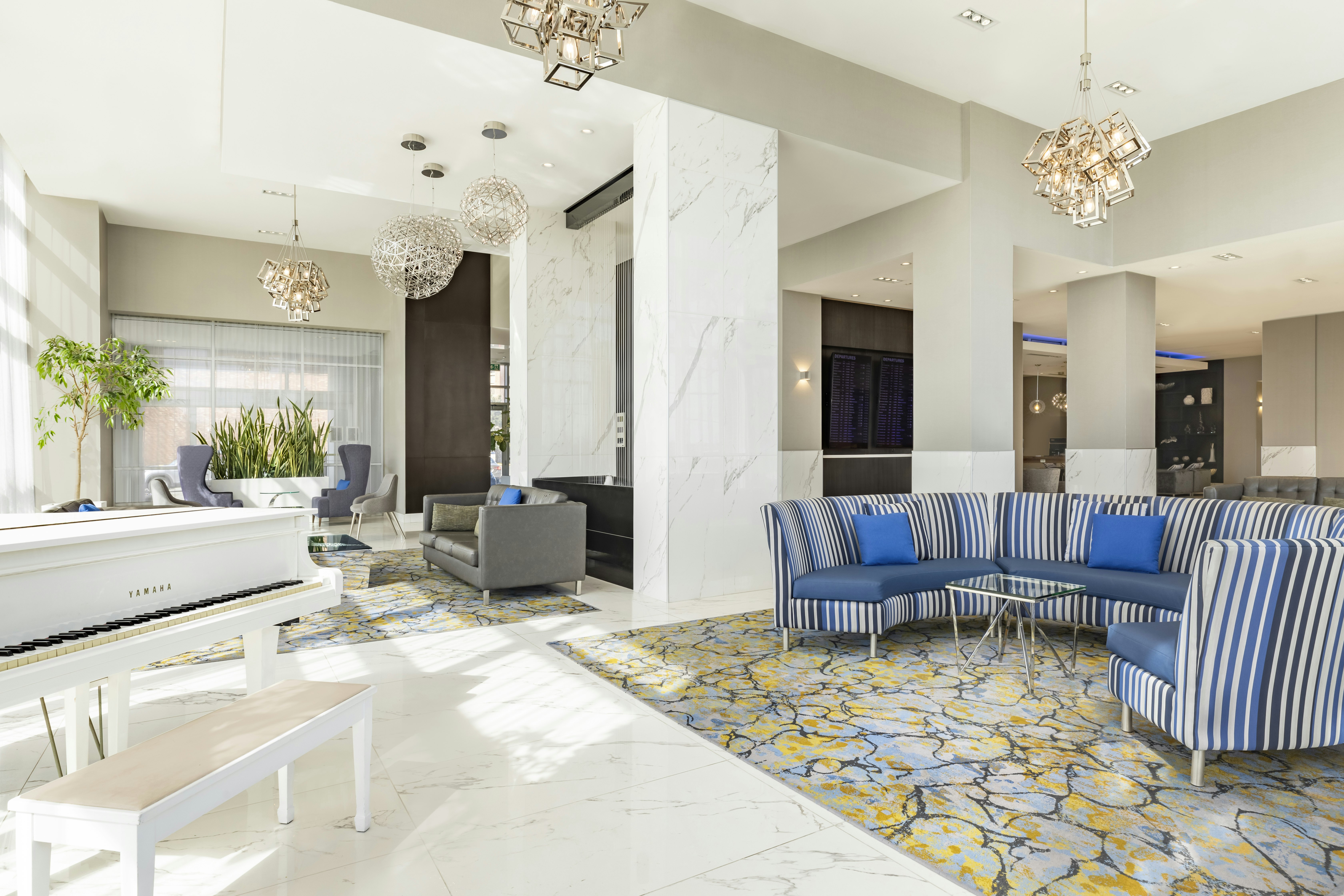 Embassy Suites By Hilton Toronto Airport 8/55