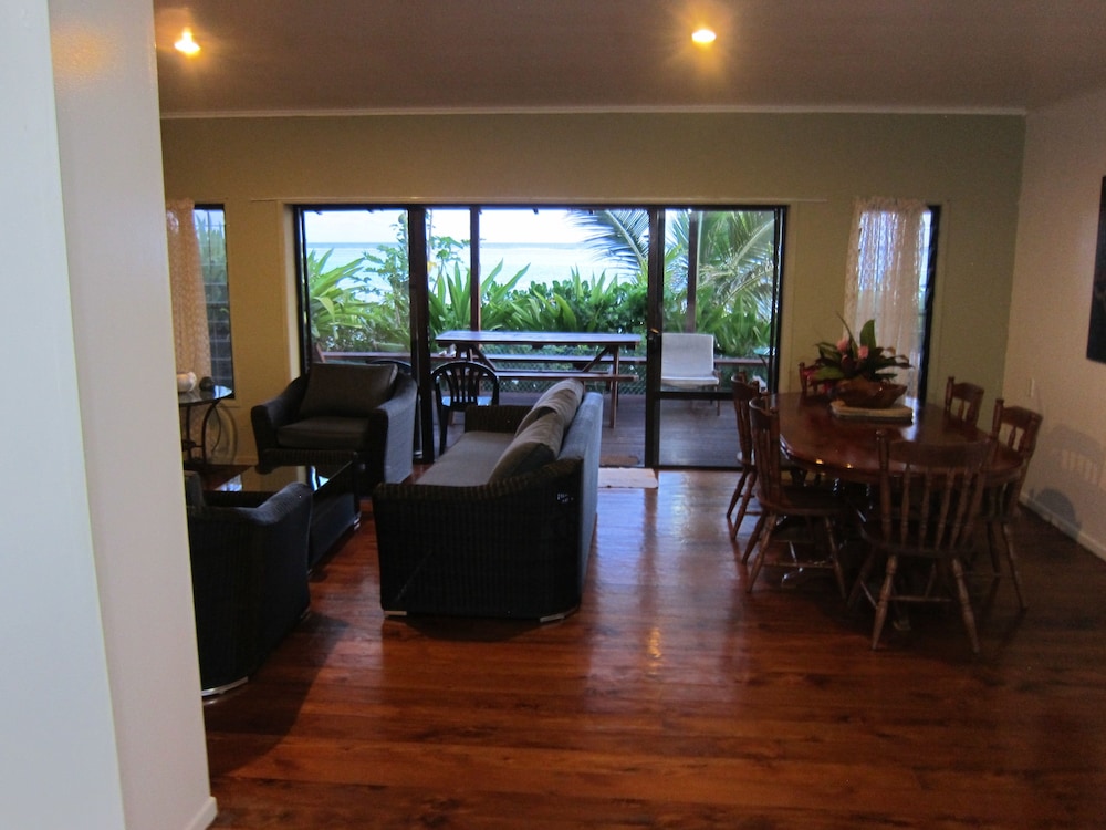 Raina Beach Apartments 53/71