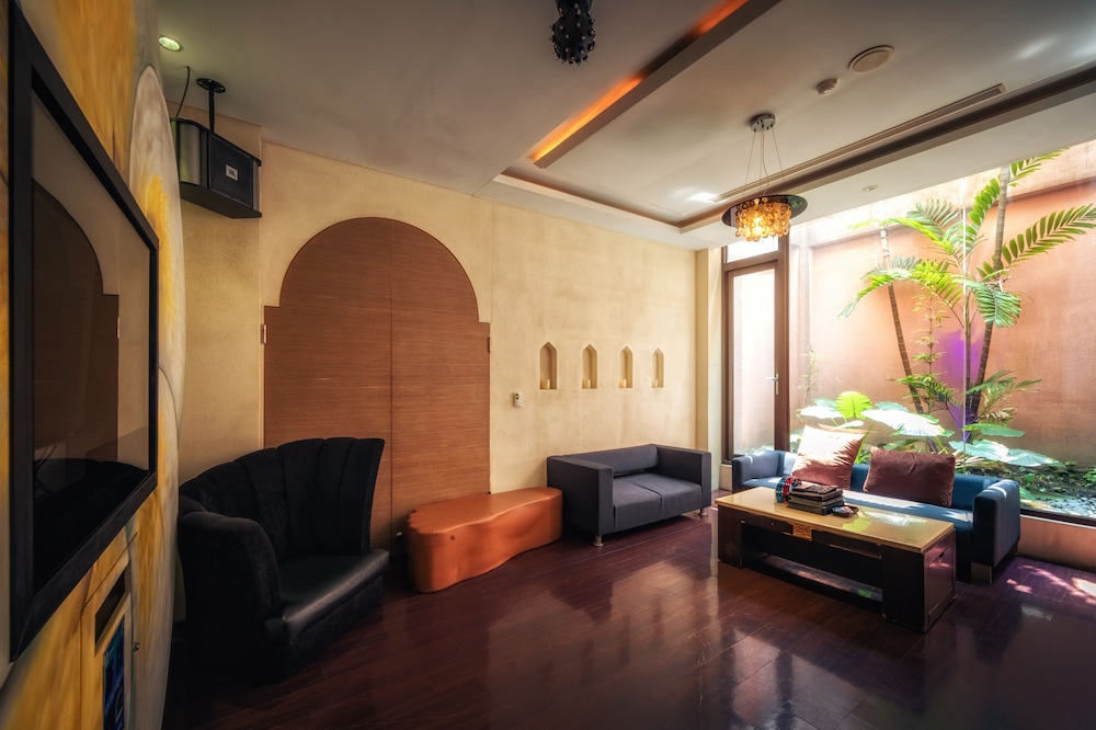 Bali Motel 59/75