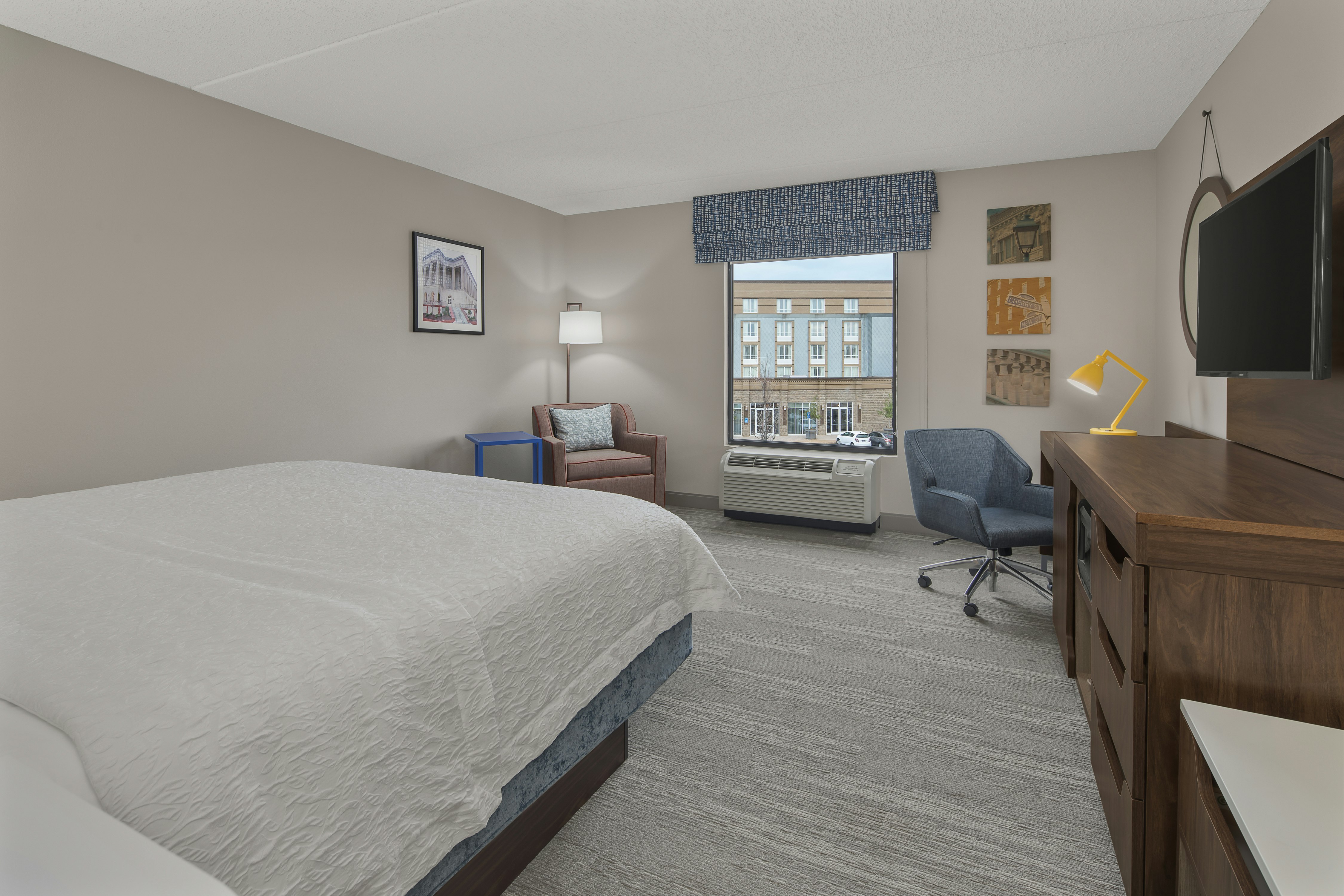 ROOM, KING BED