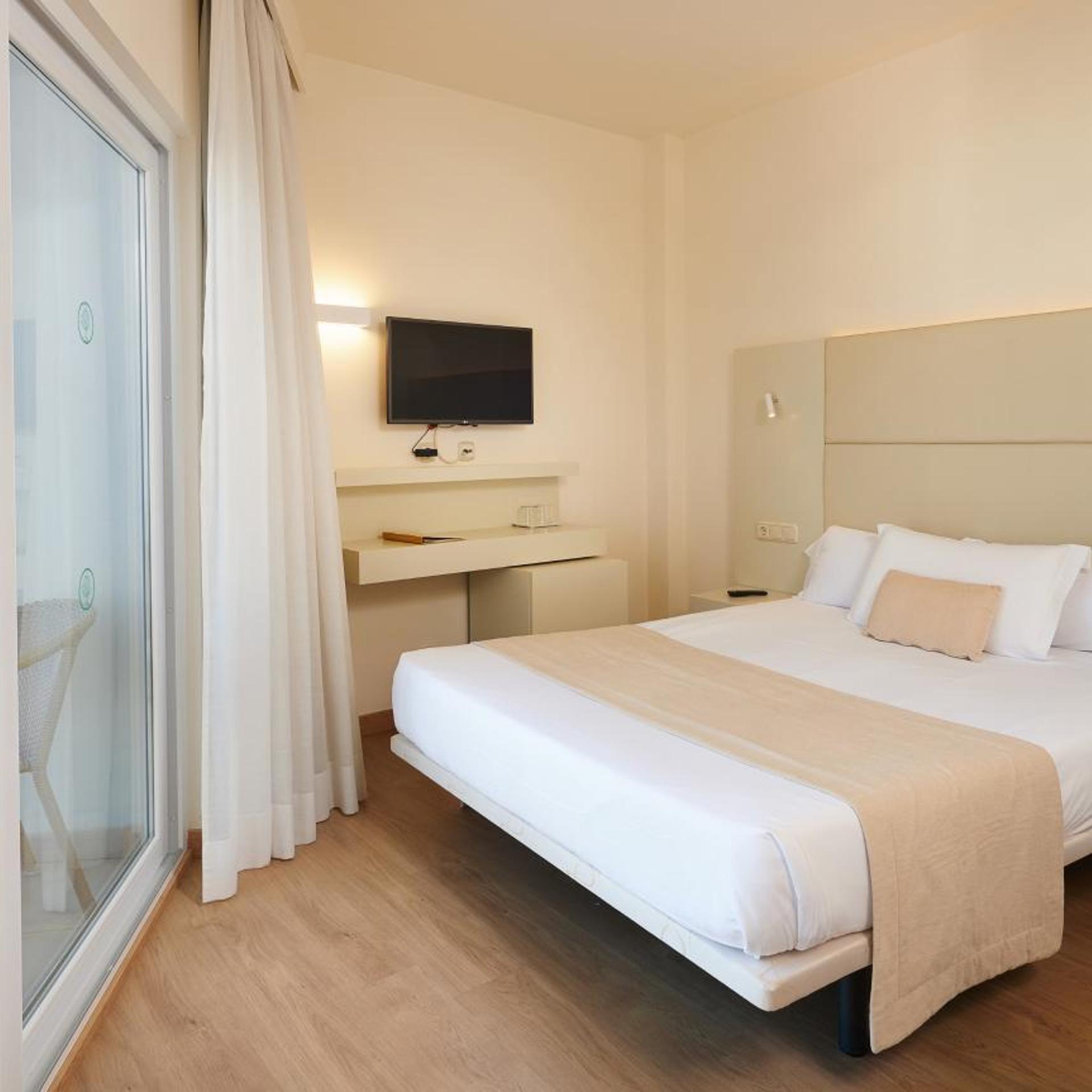 ROOM, SINGLE, BALCONY