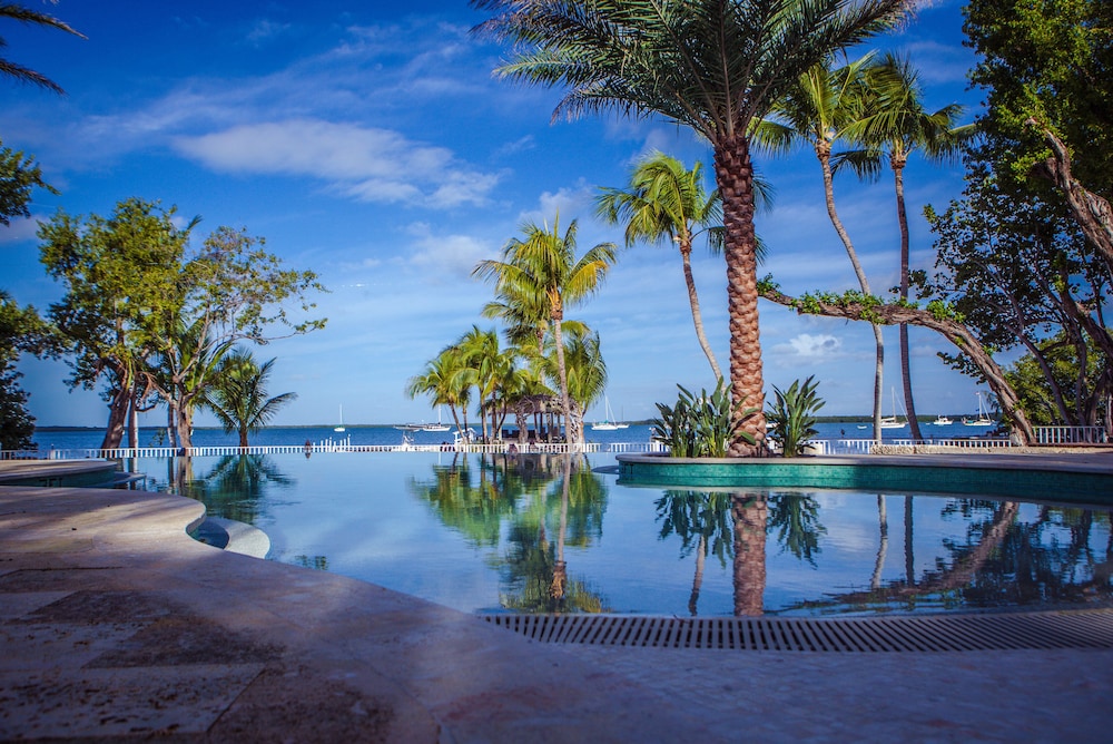 Largo Resort 38/42