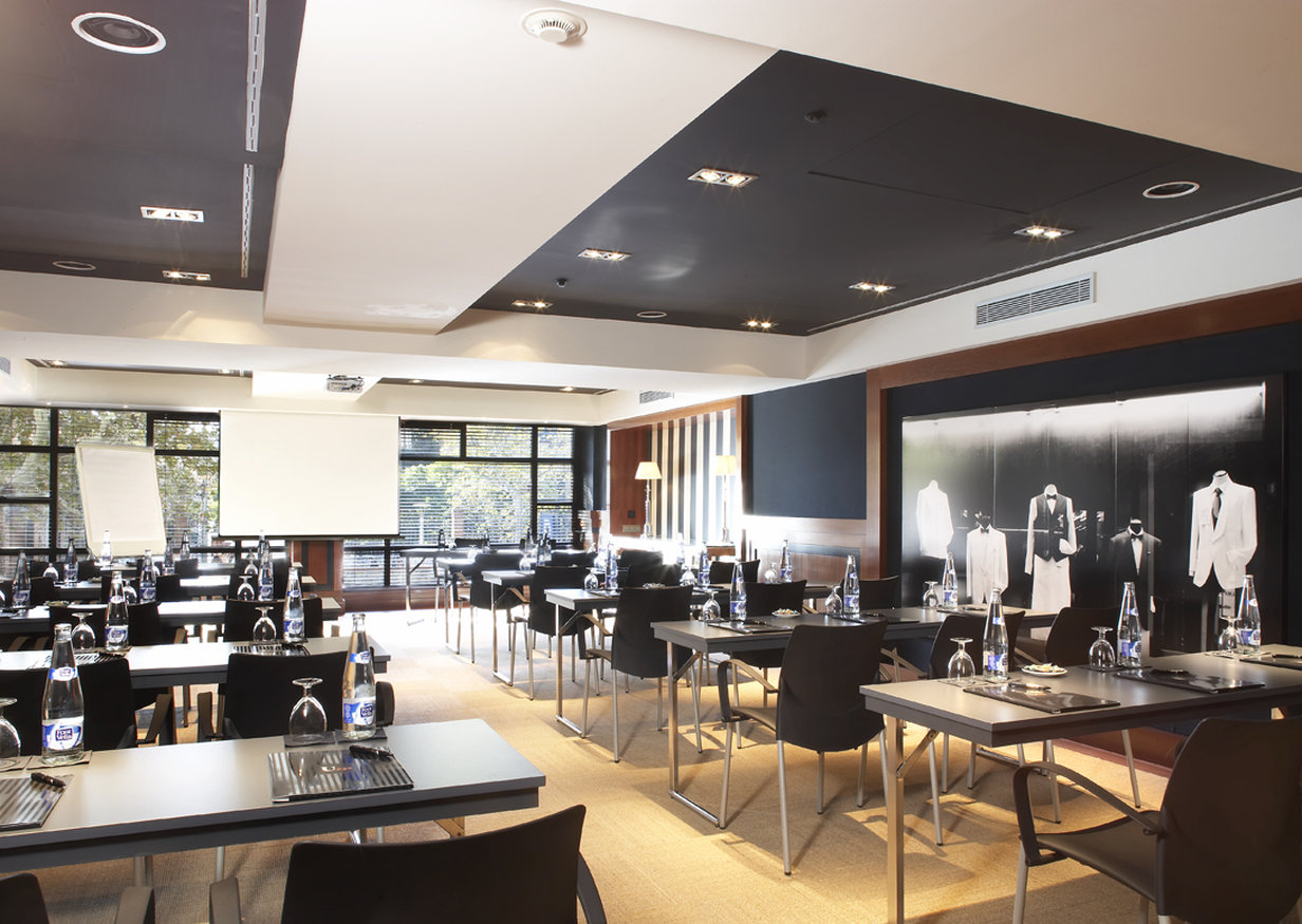 U232 Hotel 64/66