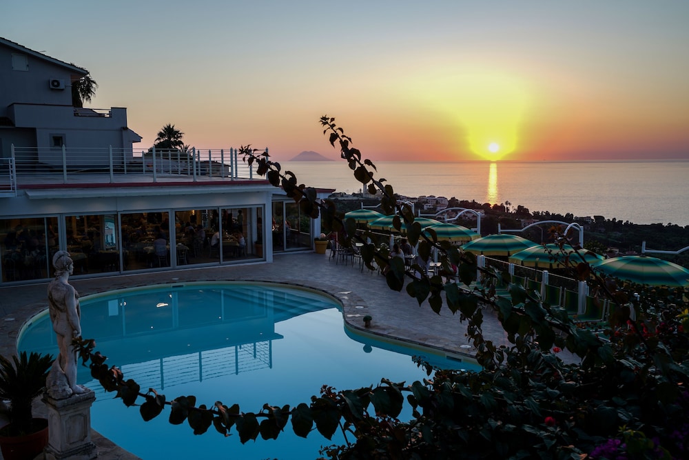 HOTEL ORRIZONTE BLU 12/47