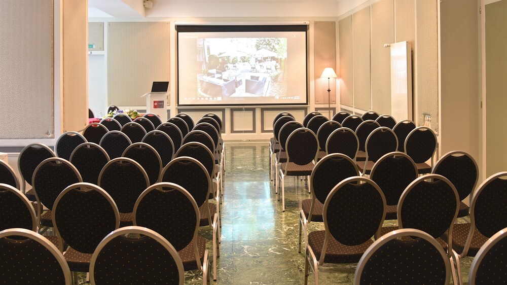 Carlton Lausanne Boutique Hotel 44/47