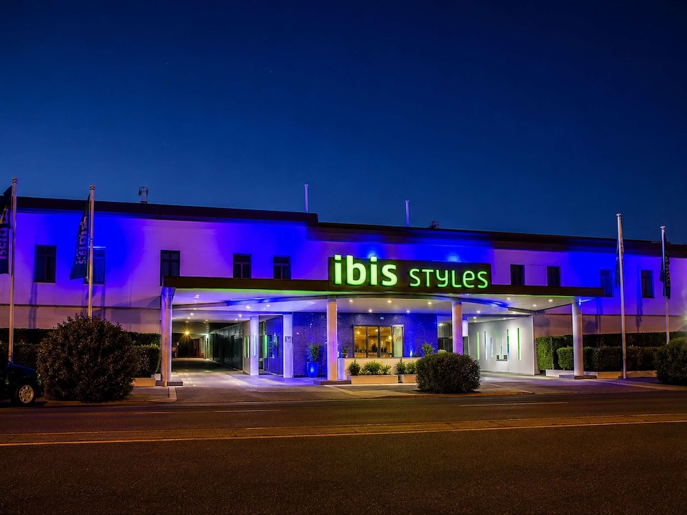 IBIS STYLES BROKEN HILL 2/48