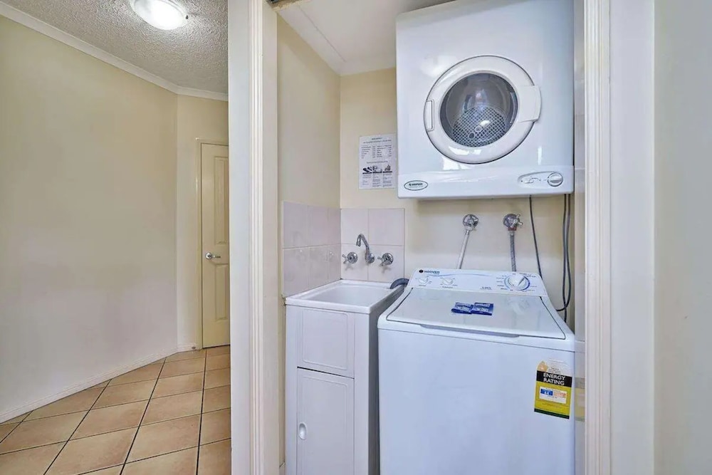 NORTH COVE WATERFRONT SUITES 27/58