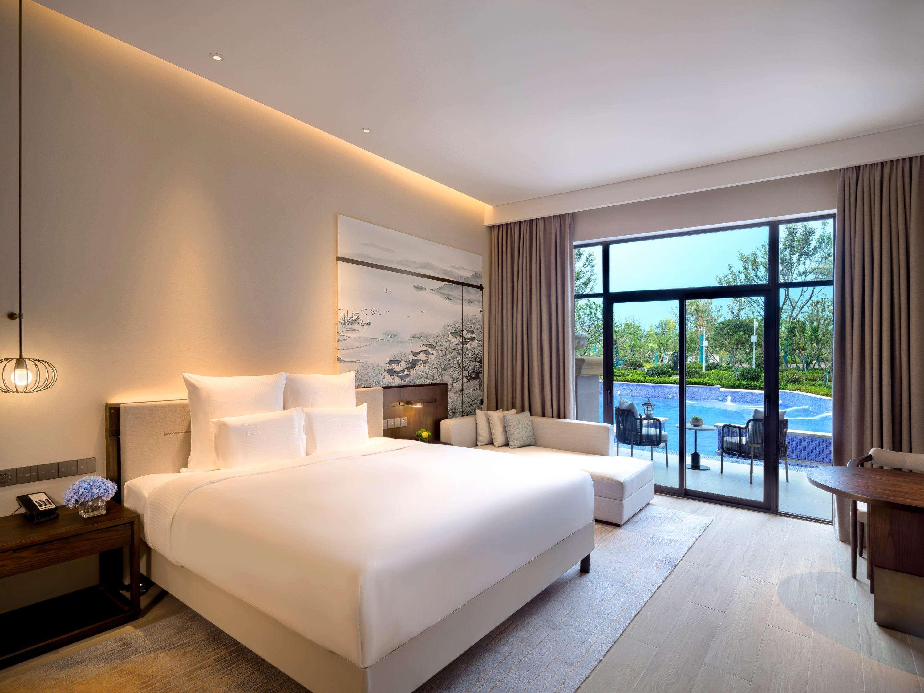 Deluxe, Double Bed