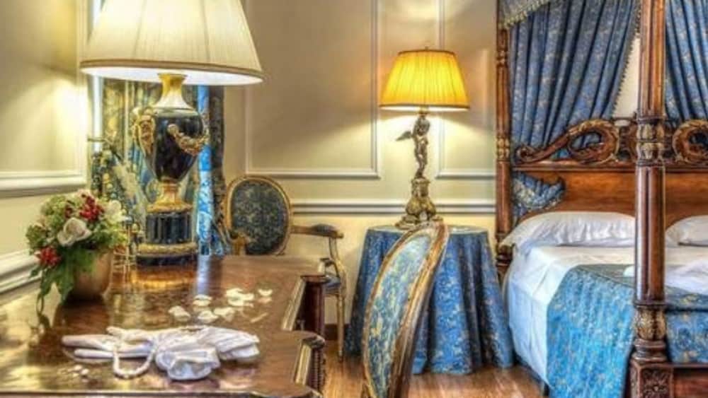Albergo Del Senato 32/40