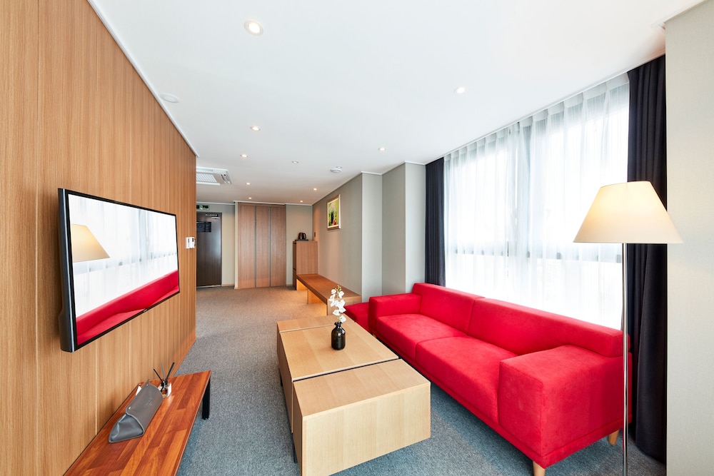 Ramada by Wyndham Gumi 31/50