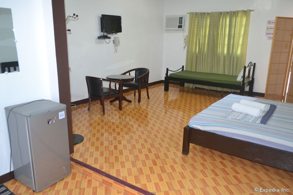 Antonio's Apartelle & Suites 33/66