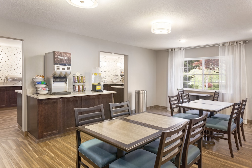 Comfort Inn & Suites Tualatin - Lake Oswego South 45/60