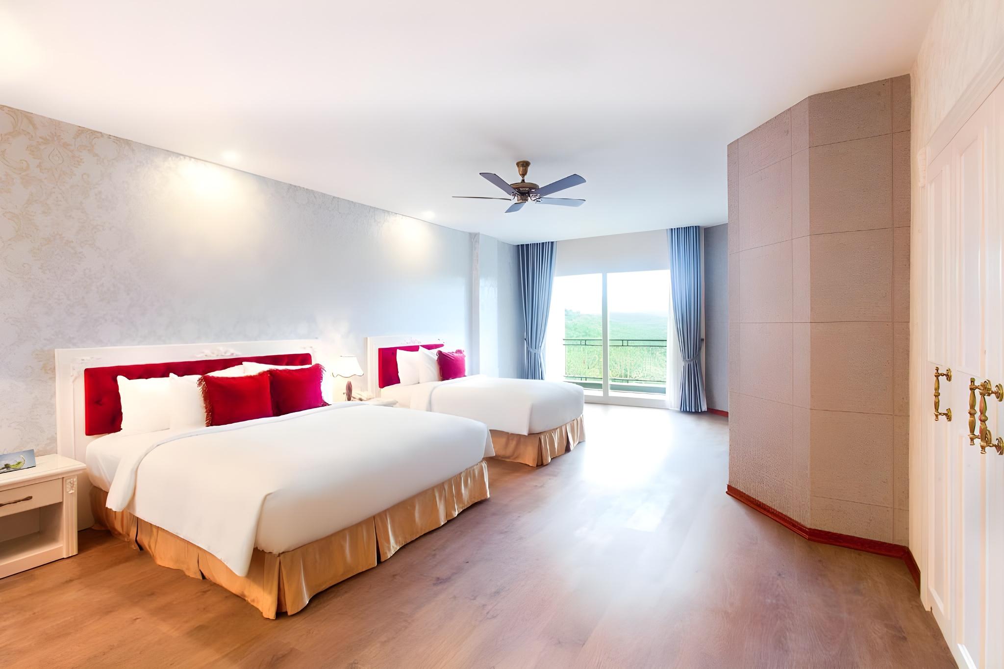 Junior Suite, Triple, Single Bed, Valley View