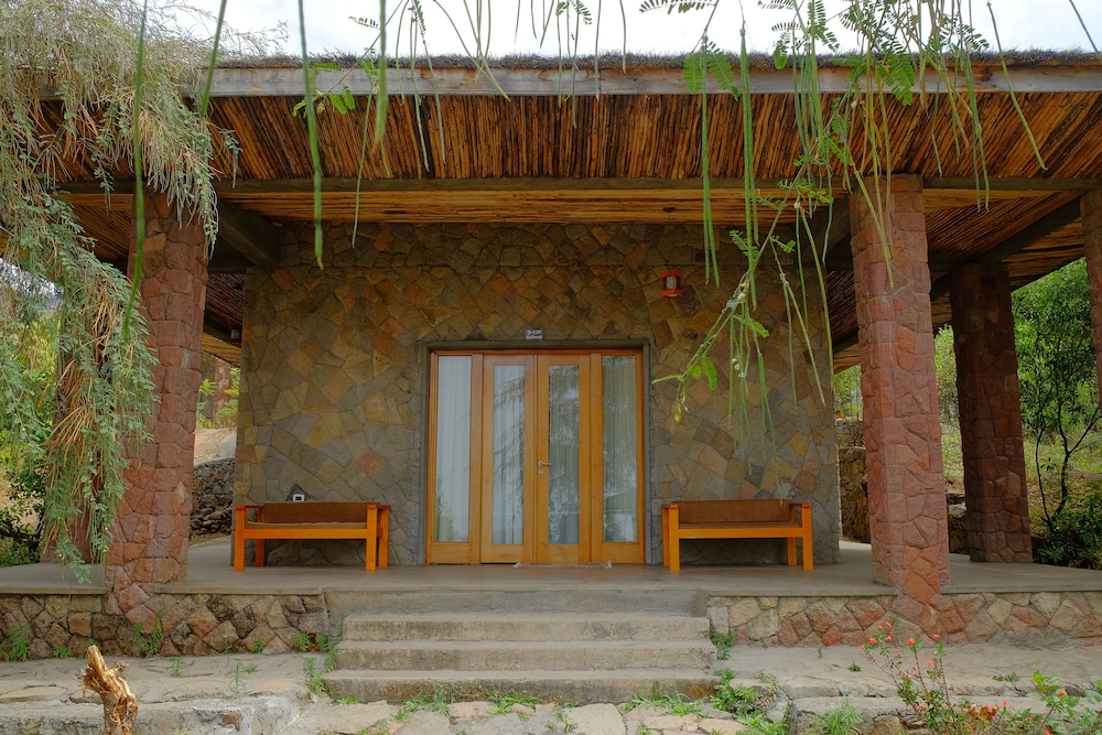 Mezena Lodge 2/50