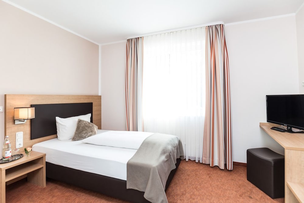 Hotel Sarah 12/36