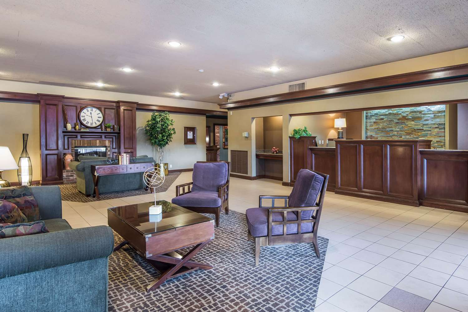 Cayuga Blu Hotel 4/21