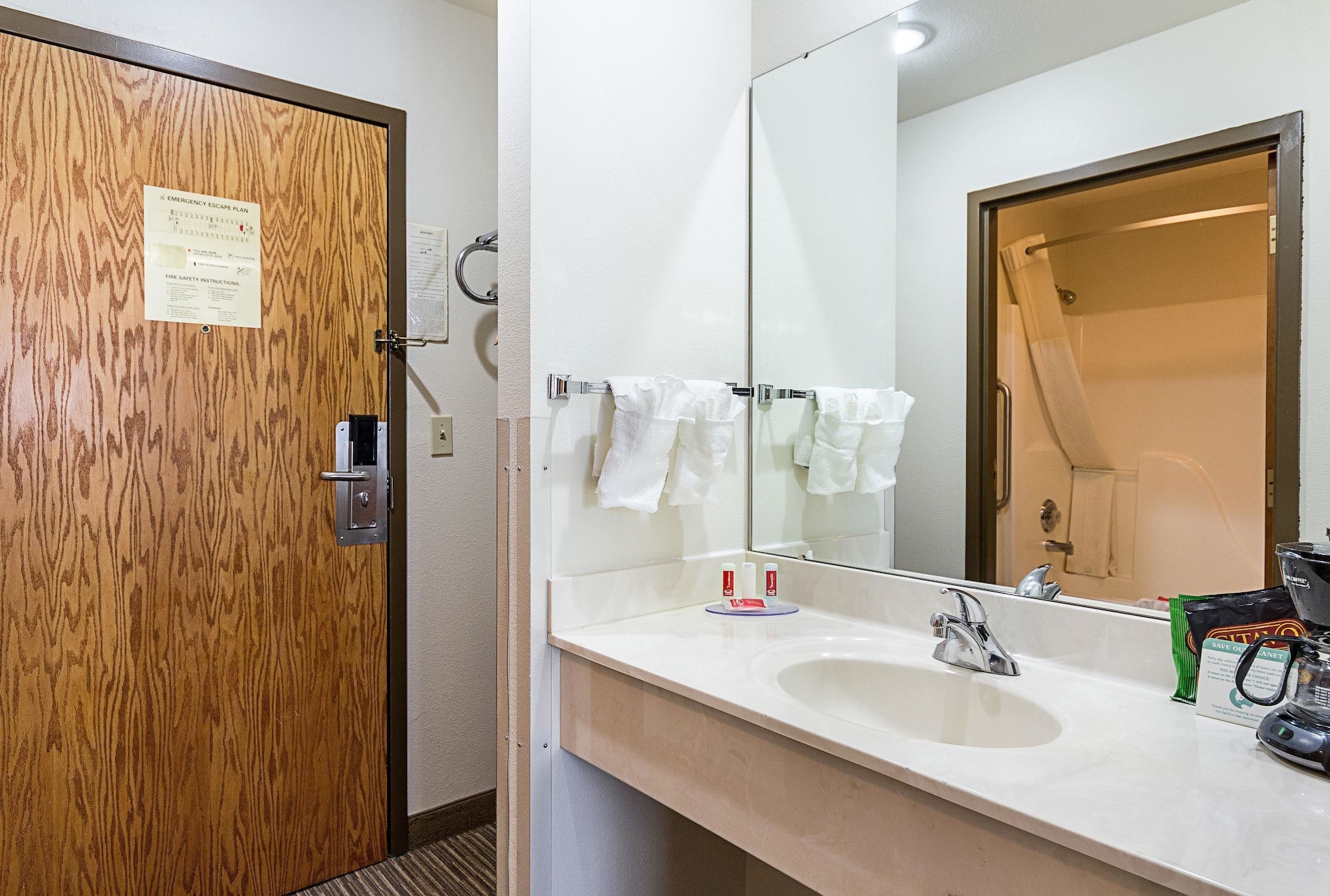 غرفة قياسية بسريرين كوين، Econo Lodge Livingston Gateway To Yellowstone 6/8