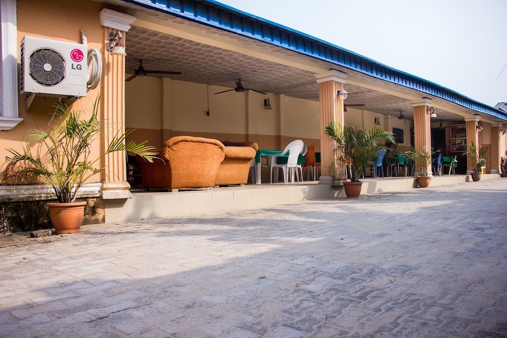 Castle City Resort & Suites Annex 3/8