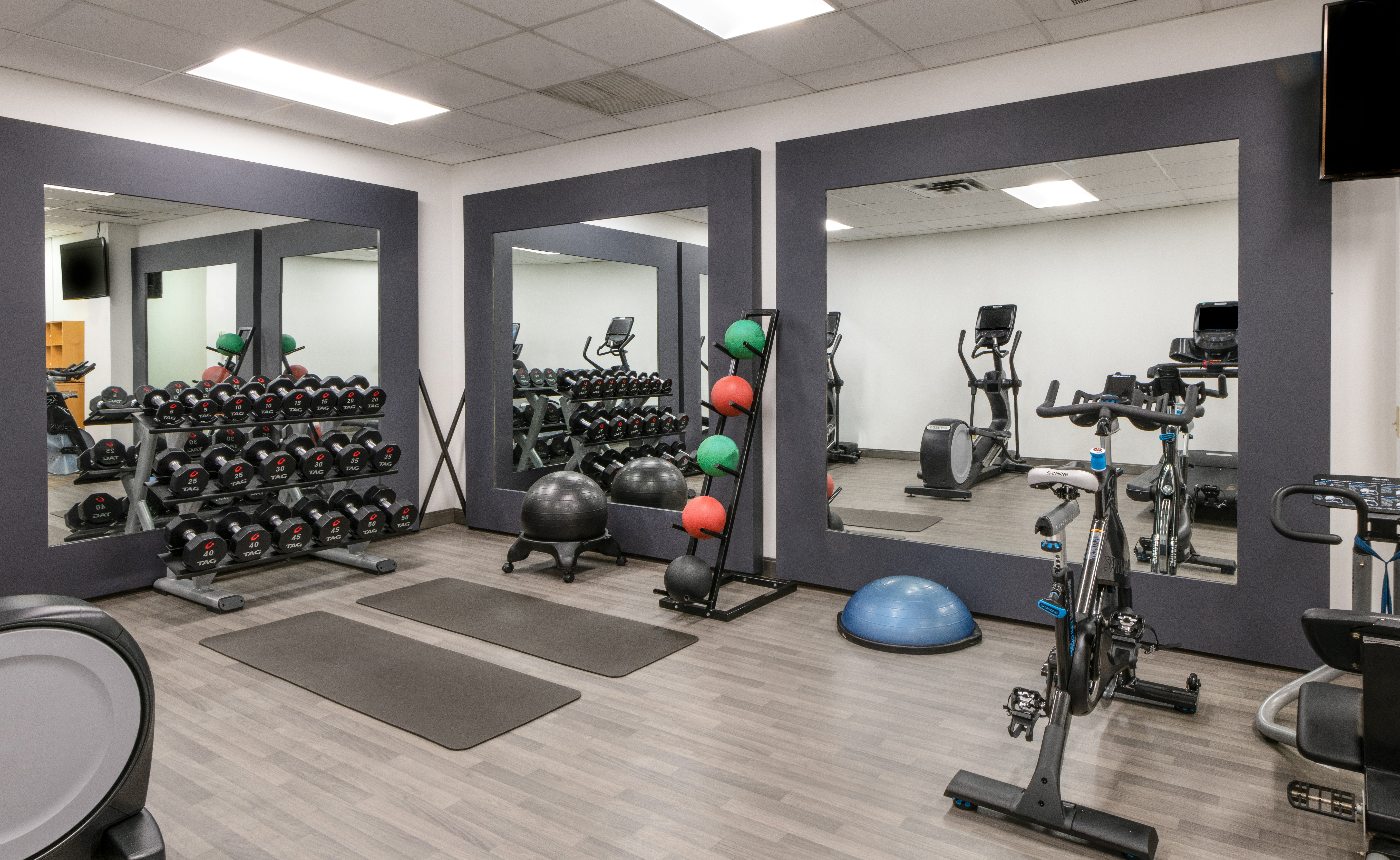 DoubleTree by Hilton Newark Penn Station 22/46