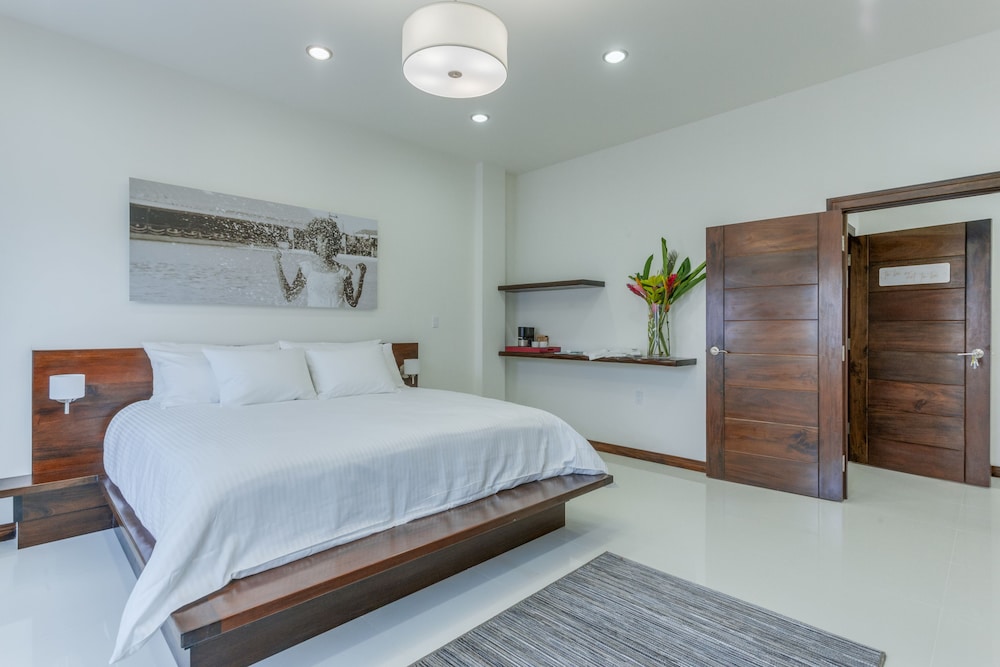 1 Bedroom, Luxury, Suite, King Bed, Kitchenette