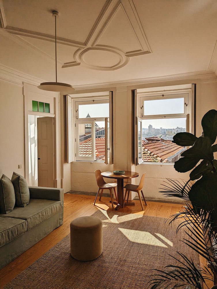 B28 Apartments 33/50