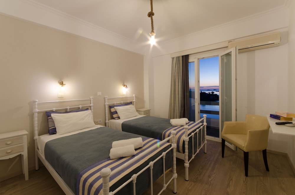 Nikolas Hotel 16/30