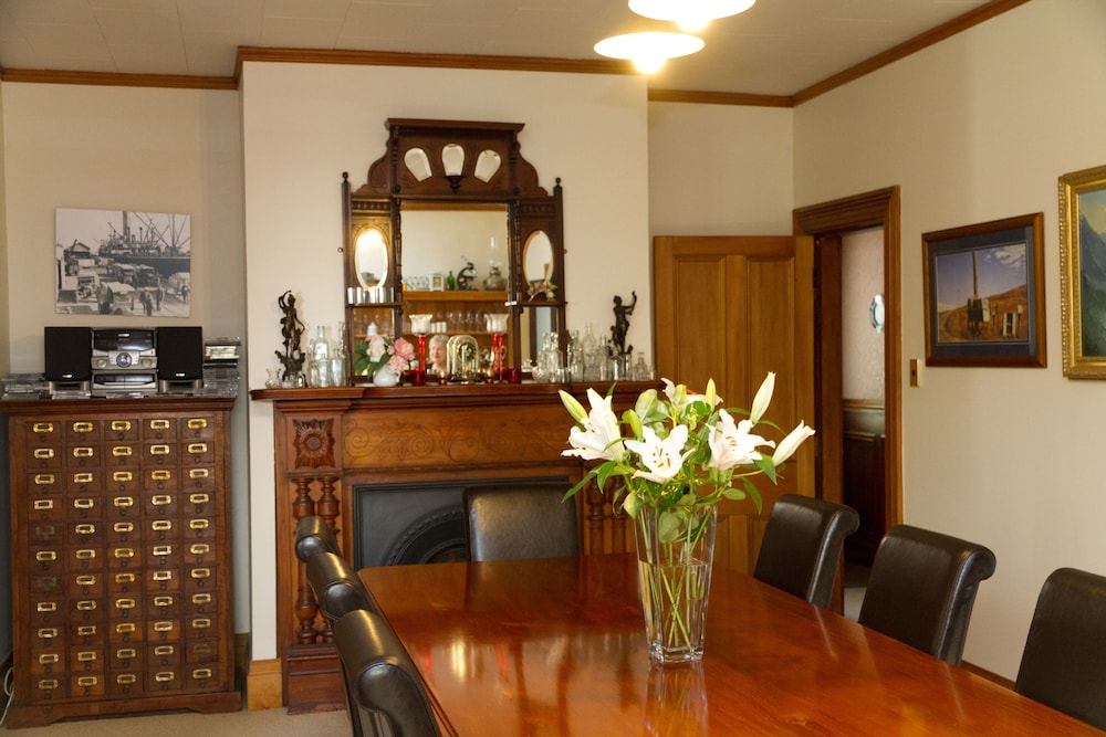 Cambria House 33/41