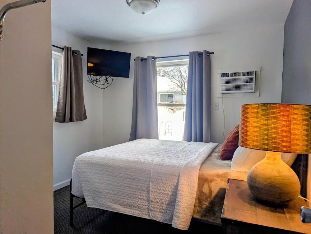 Scotty's Motel 28/50