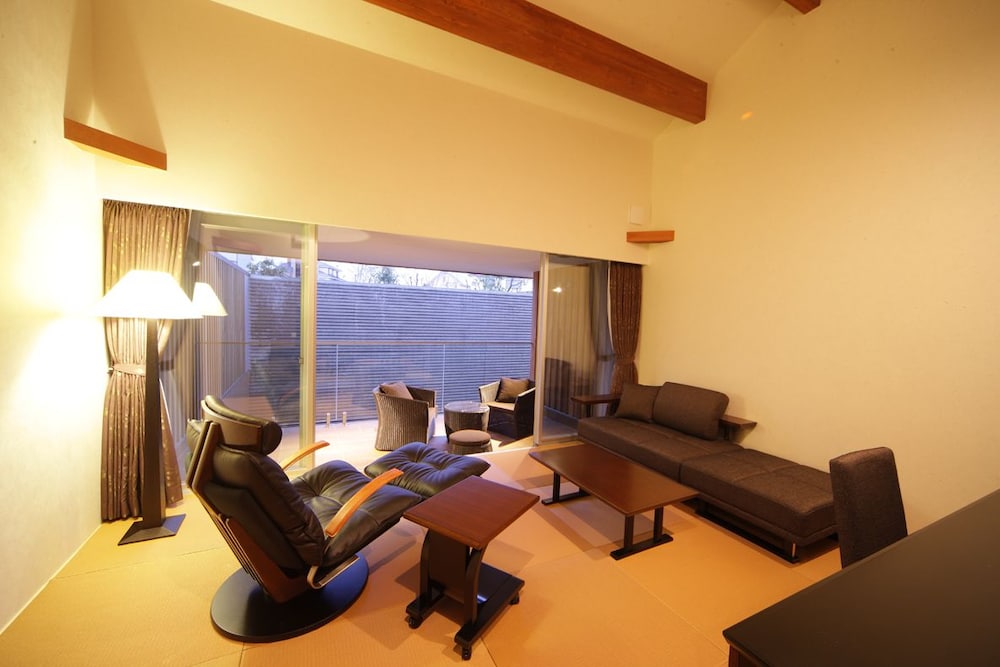 Four Seasons Yuzawa Quattro 23/27