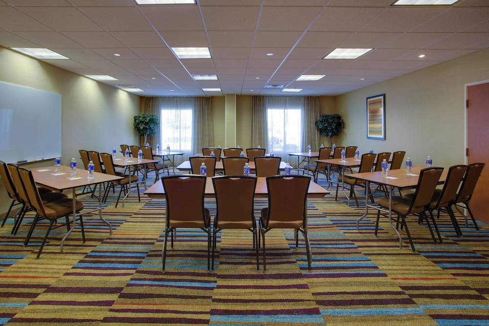 Fairfield Inn Suites By Marriott Edison South Plainfield 45/49