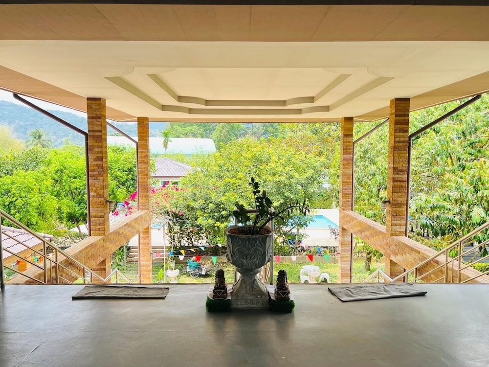 Baan Suan Khun Yaiy Nakhon Nayok 61/71