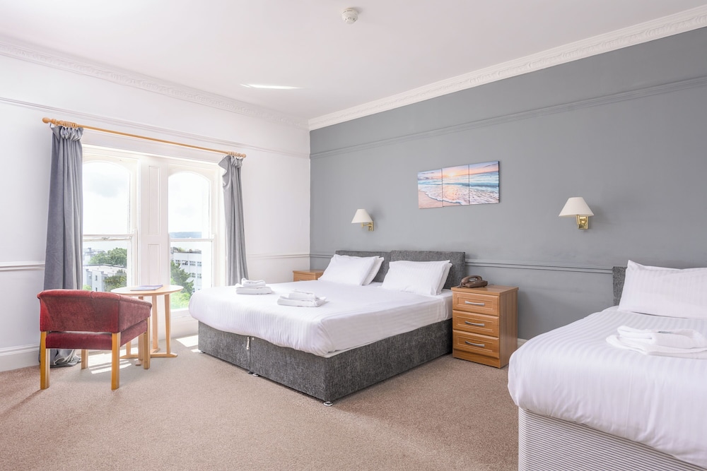 Abbey Lawn Hotel 22/64