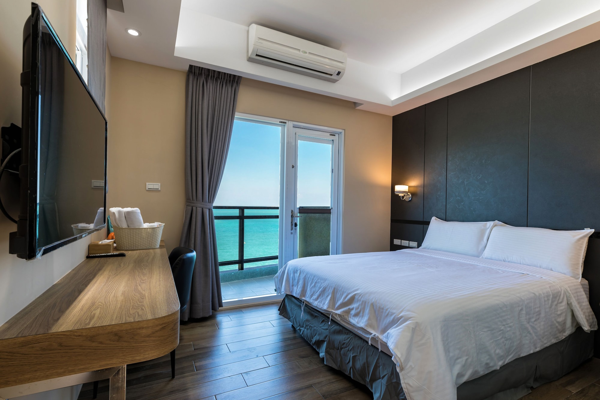 COMFORT, DOUBLE BED, OCEAN VIEW