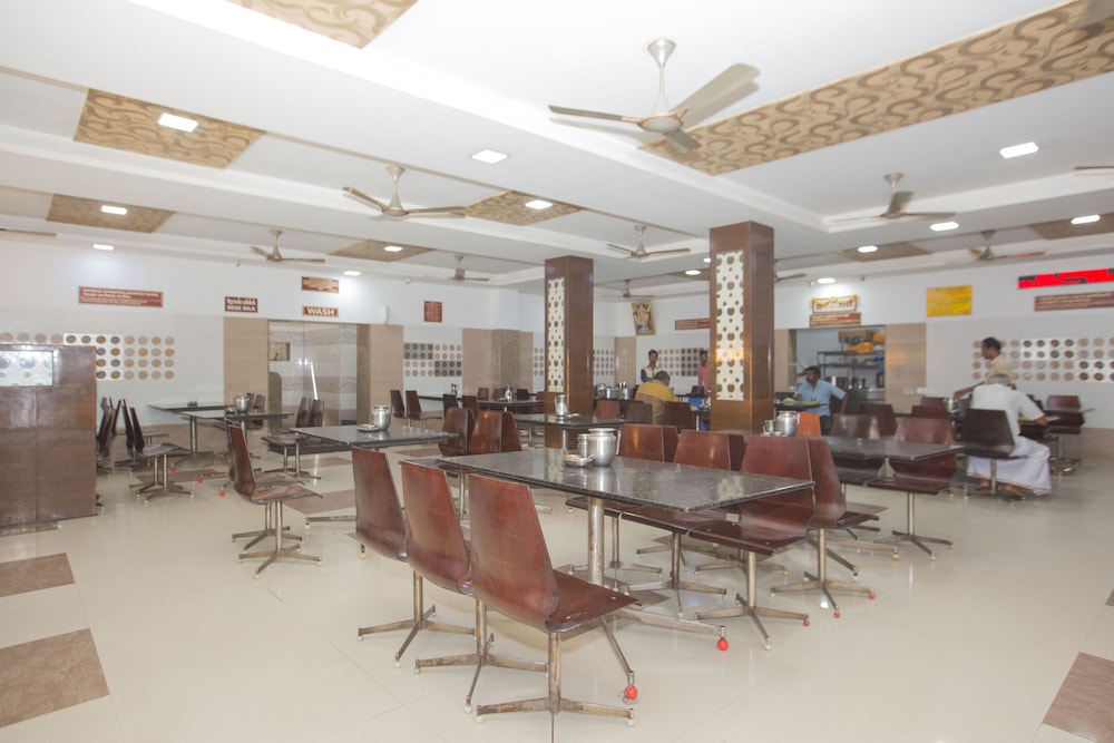 HOTEL SOWNTHARIYAM 20/30