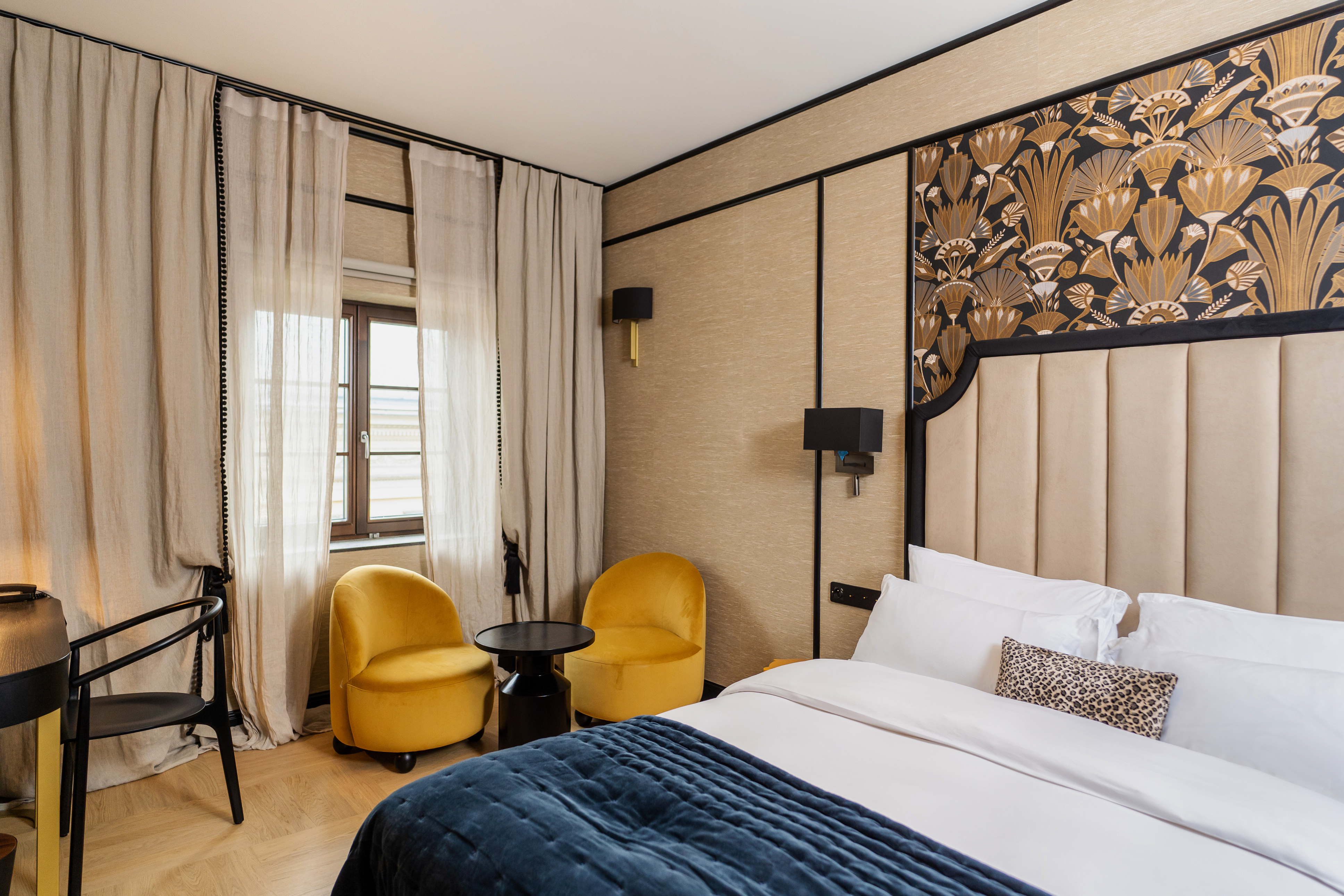 DELUXE, SINGLE, DOUBLE BED