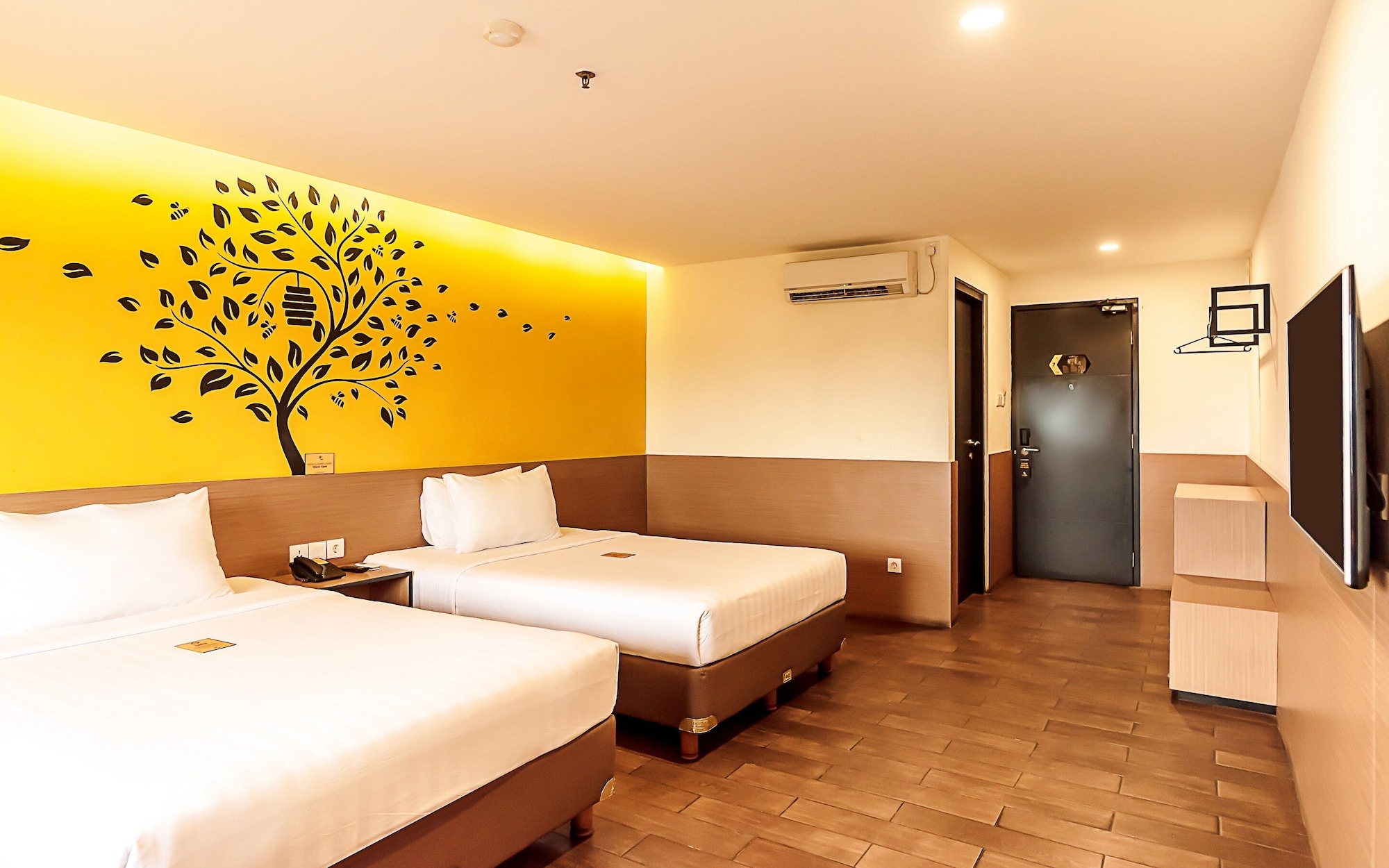 غرفة سوبيريور بسريرين منفصلين، Yellow Bee Hotel 3/6