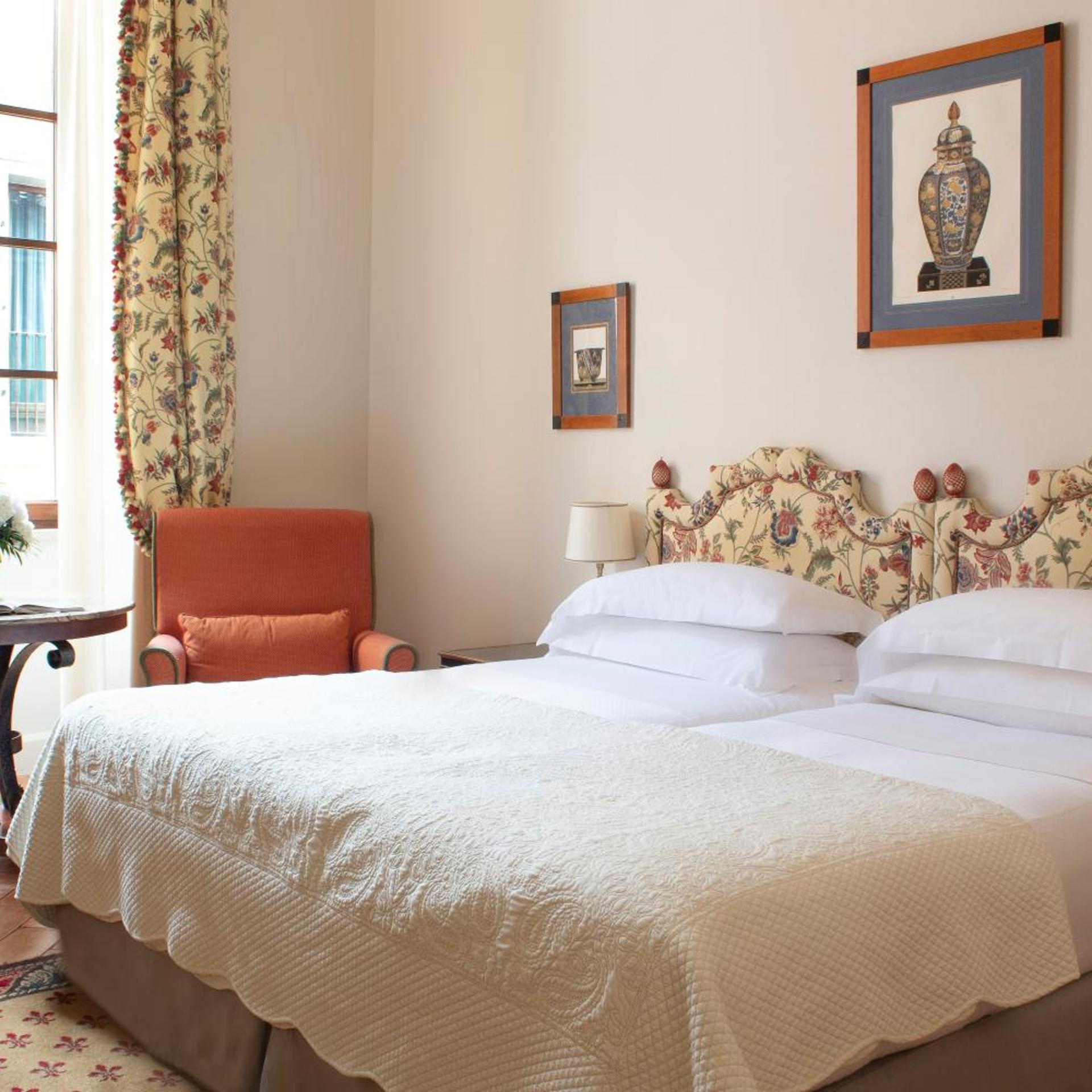 Connecting, Double Bed