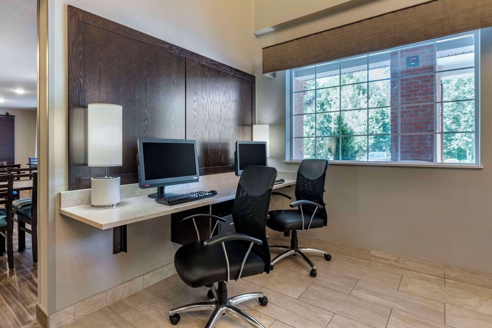 Comfort Inn & Suites Tualatin - Lake Oswego South 50/60