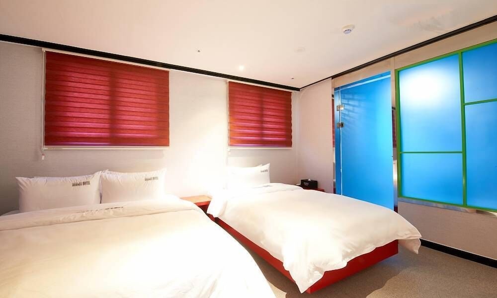 Hermes Hotel 20/56