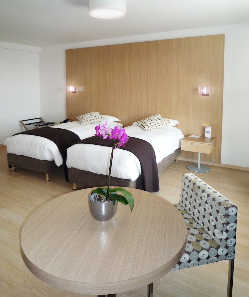 Residhome Carrieres La Defense 14/67