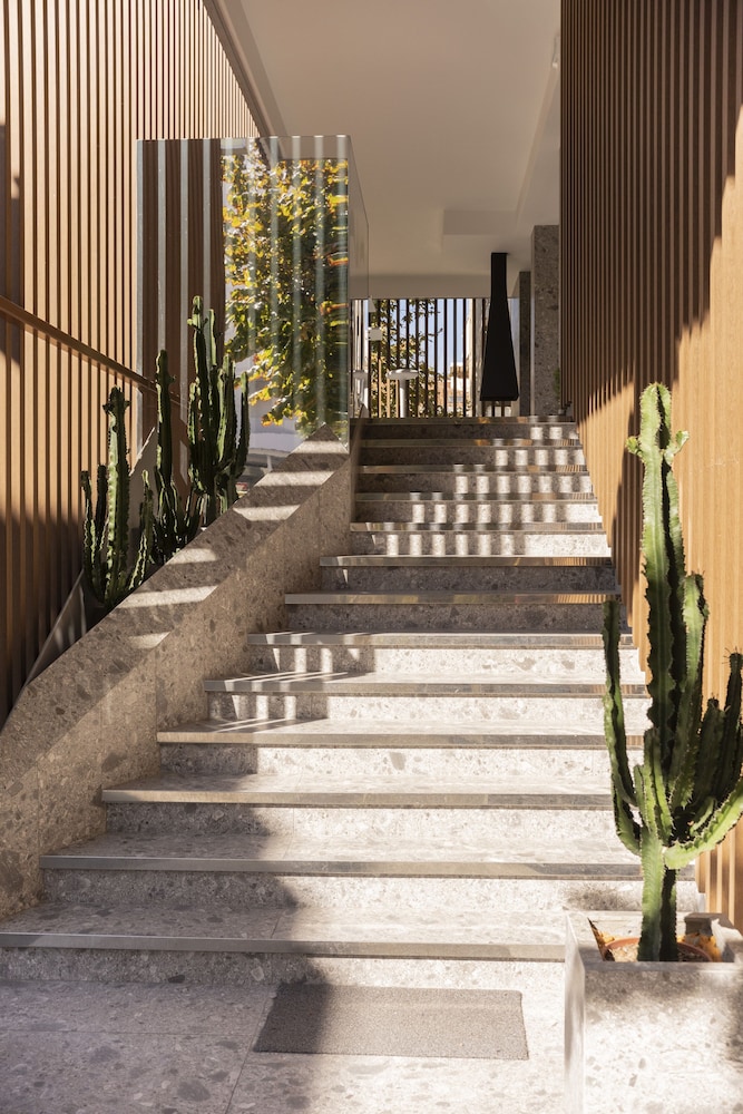 BIO BOUTIQUE HOTEL XU' 67/72