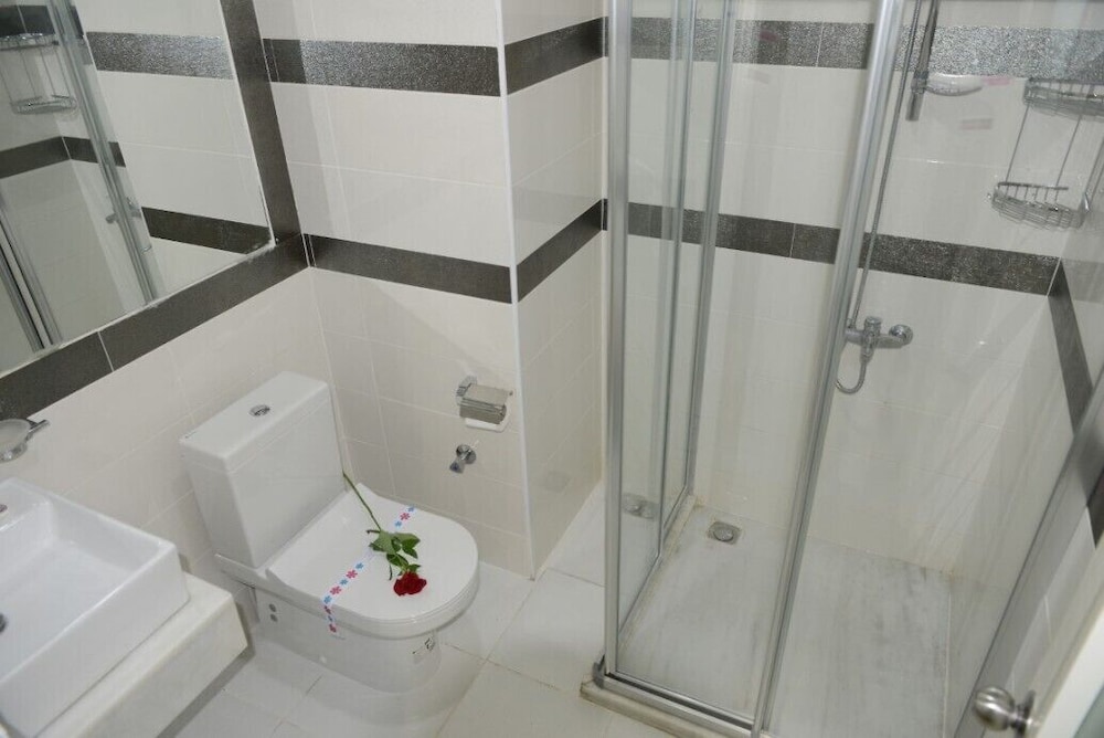 Cleopatra City Hotel 47/49