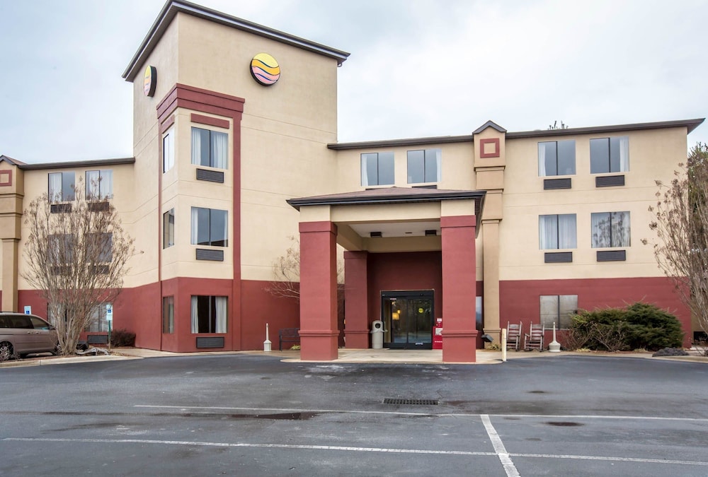Quality Inn Franklin, NC 2/32