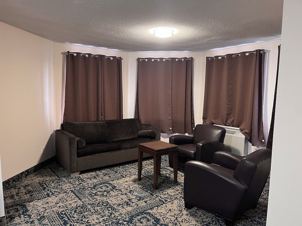 The Universal Inn And Suites 47/67
