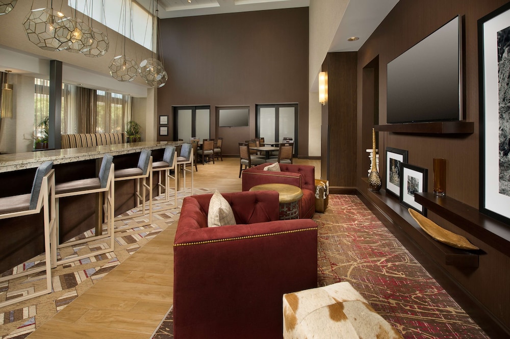 Hampton Inn and Suites San Antonio Downtown Market Square 24/33