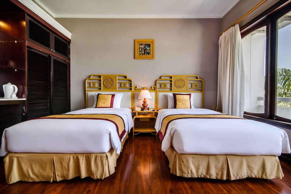 Huong Giang Hotel 24/77